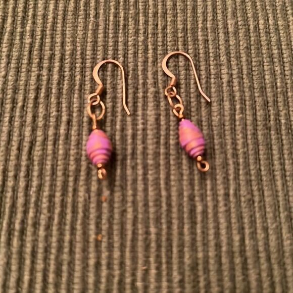 Two handmade vintage necklaces and a pair of earring the beads are made of paper - Picture 9 of 9